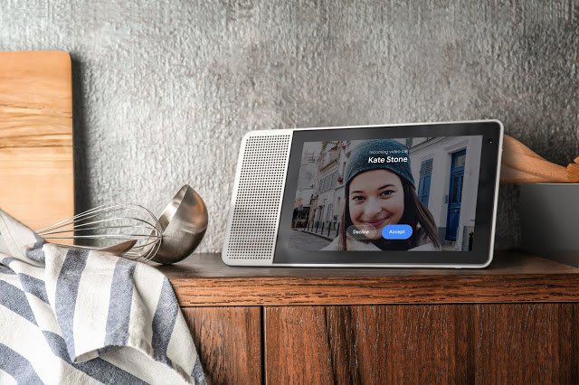 Lenovo Smart Display with Google Assistant